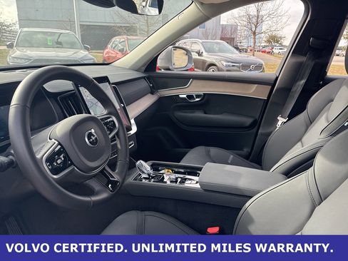 Certified 2025 Volvo XC90 B6 Plus image 17