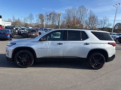 Used 2022 Chevrolet Traverse Premier w/ Redline Edition image 2