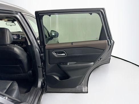 Used 2021 Nissan Rogue SV w/ Premium Package FWD image 33