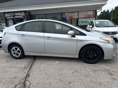 Used 2013 Toyota Prius Three w/ Solar Roof Pkg FWD image 5
