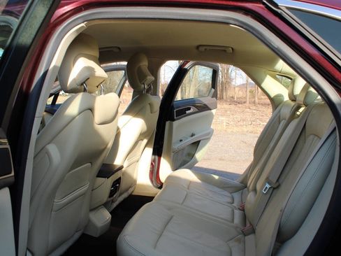 Used 2013 Lincoln MKZ image 19