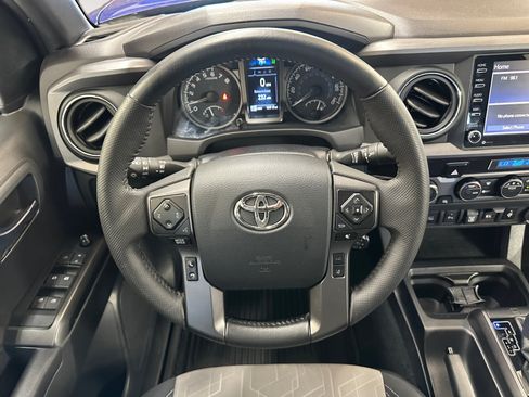 Used 2023 Toyota Tacoma TRD Off-Road w/ Technology Package AWD/4WD image 13