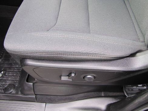 Used 2022 RAM 1500 Big Horn AWD/4WD image 13