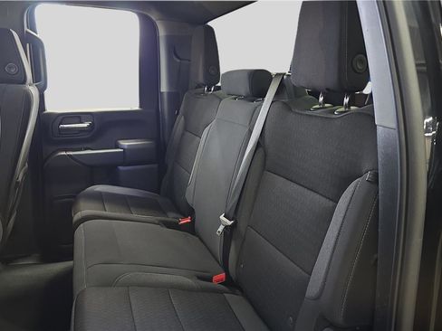 Used 2025 Chevrolet Silverado 2500 Custom w/ Custom Value Package image 18