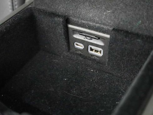 Used 2023 Cadillac XT5 Sportv w/ LPO, Floor Liner Package AWD/4WD image 33