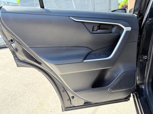Used 2019 Toyota RAV4 LE w/ All Weather Liner Package AWD/4WD image 18