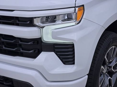 Used 2024 Chevrolet Silverado 1500 RST AWD/4WD image 9