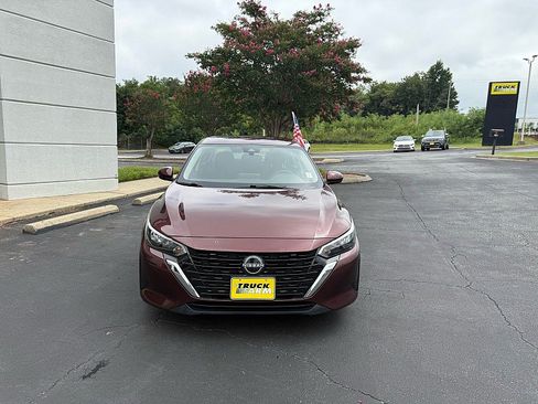 Used 2024 Nissan Sentra SV FWD image 8