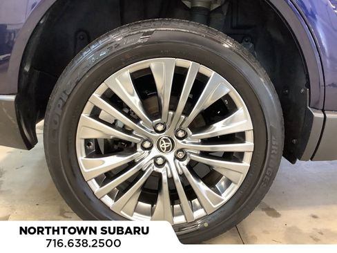 Used 2023 Toyota Venza Limited AWD/4WD image 24