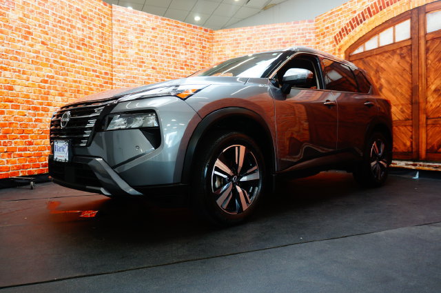 Certified 2024 Nissan Rogue SL w/ SL Premium Package AWD/4WD image 2