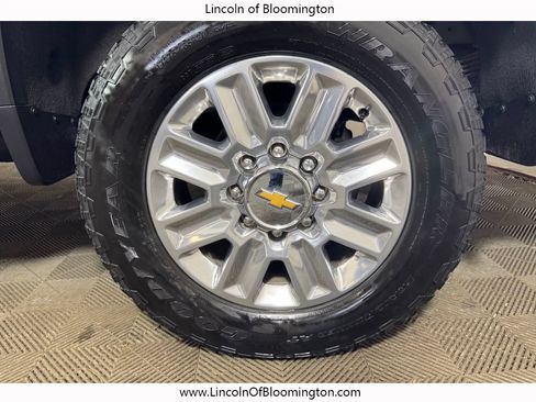 Used 2024 Chevrolet Silverado 2500 High Country w/ Technology Package AWD/4WD image 24