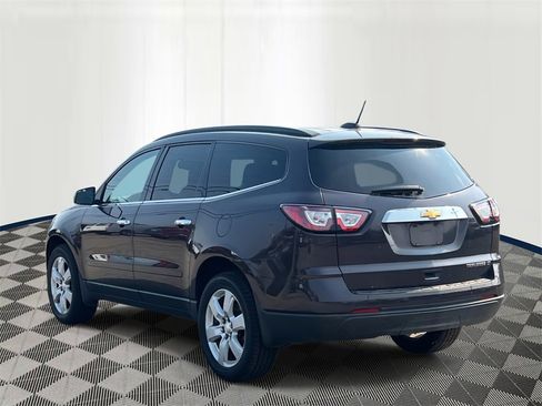 Used 2016 Chevrolet Traverse LT w/ Style and Technology Package image 4