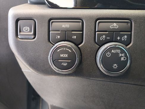 Used 2025 Chevrolet Silverado 1500 LT image 13