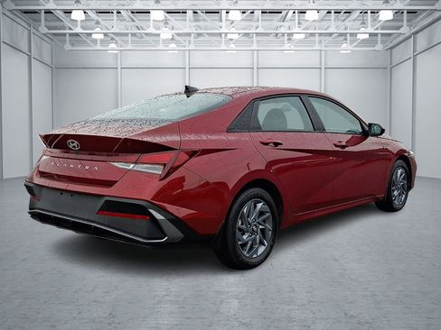 Certified 2024 Hyundai Elantra SEL image 6
