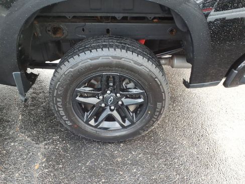 Used 2022 Chevrolet Silverado 1500 Custom Trail Boss w/ LPO, Dark Essentials Package AWD/4WD image 6
