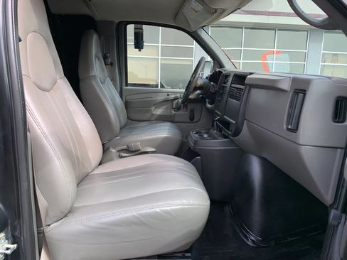 Used 2007 Chevrolet Express 1500 RWD image 18