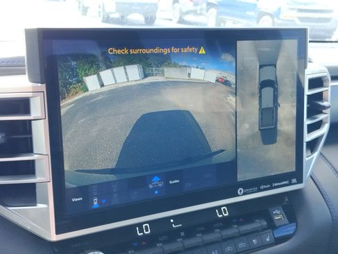 Used 2024 Toyota Tundra Platinum image 27