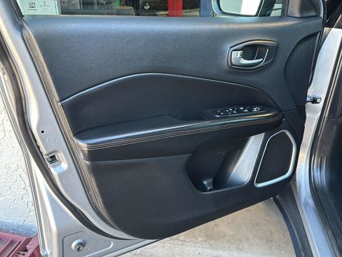 Used 2018 Jeep Compass Limited w/ Safe & Security Group FWD image 29
