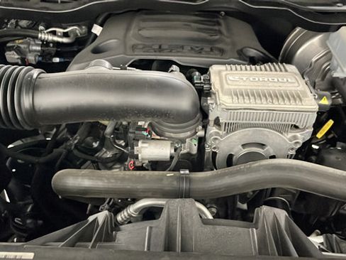 Used 2023 RAM 1500 Laramie AWD/4WD image 28