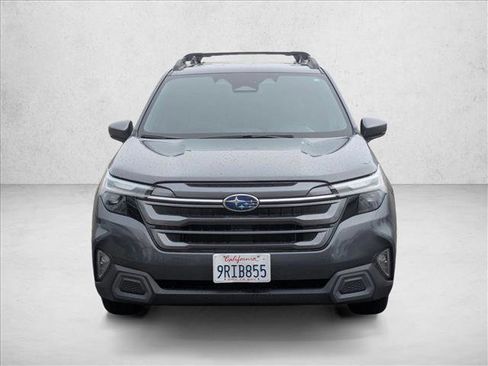 Used 2025 Subaru Forester Limited image 2