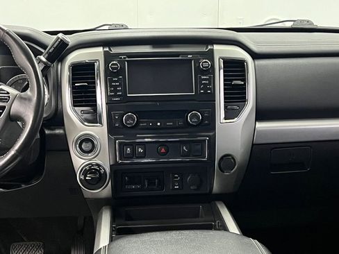 Used 2017 Nissan Titan PRO-4X image 21
