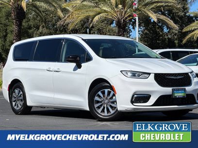 Used 2024 Chrysler Pacifica Limited