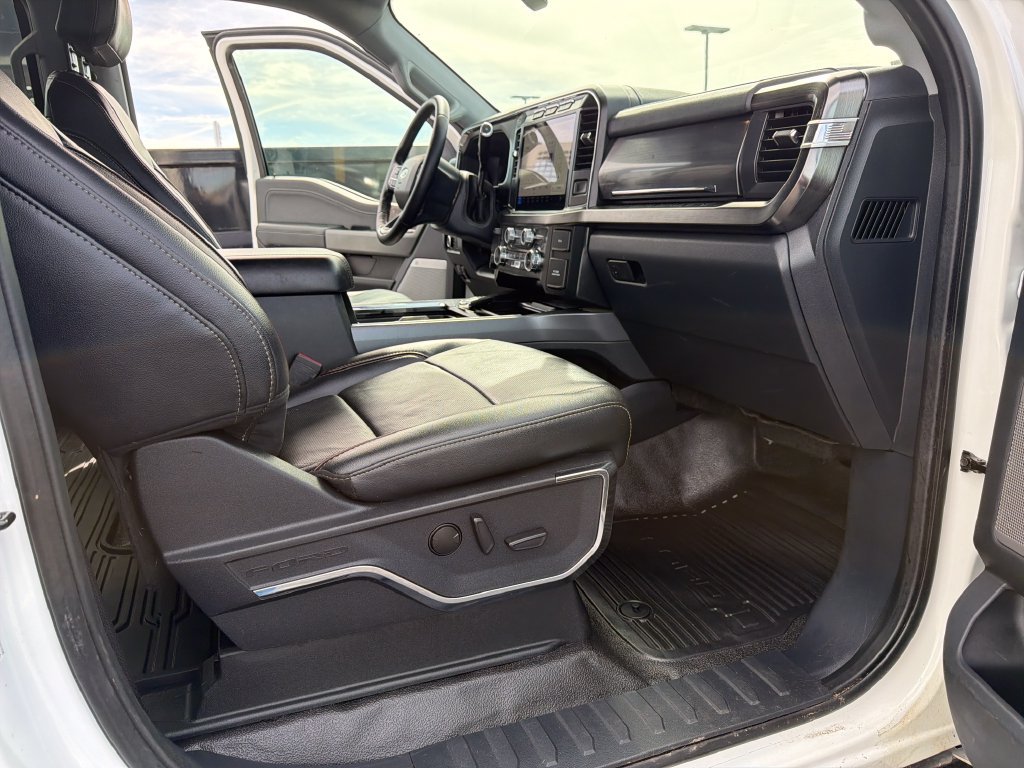 Used 2024 Ford F350 Lariat w/ Chrome Package AWD/4WD image 19