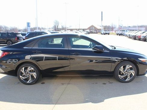 New 2026 Hyundai Elantra Limited w/ Cargo Package image 5