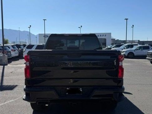 Used 2024 Chevrolet Silverado 1500 LT Trail Boss w/ Convenience Package II AWD/4WD image 3