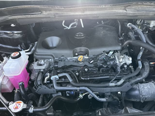 Used 2024 Toyota Sienna XLE FWD image 34