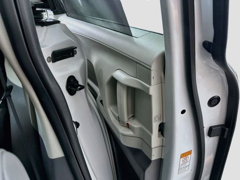 Used 2023 Toyota Sienna XLE FWD image 26