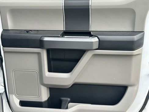 Used 2017 Ford F150 XLT image 17