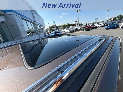 Used 2021 Jeep Grand Cherokee Limited w/ Luxury Group II AWD/4WD image 9