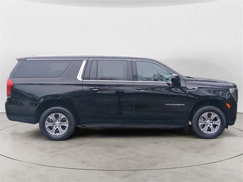 Used 2024 GMC Yukon XL SLE image 6
