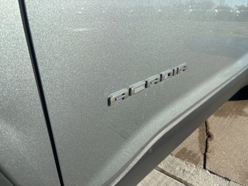 Used 2023 GMC Acadia SLT w/ LPO, Floor Liner Package image 13