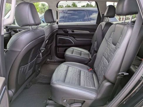 Used 2022 Kia Telluride SX w/ SX Prestige Package AWD/4WD image 16