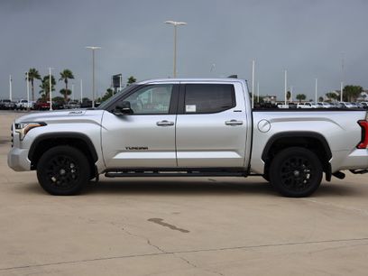 New 2026 Toyota Tundra Limited w/ Limited PVM Package