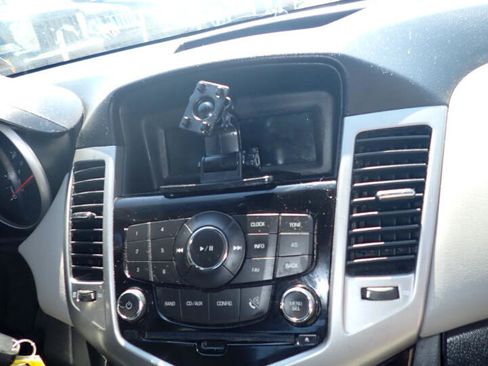 Used 2012 Chevrolet Cruze LS image 37