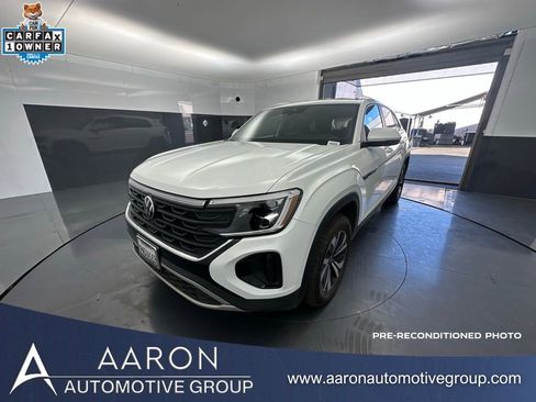 Used 2024 Volkswagen Atlas Cross Sport SE image 1