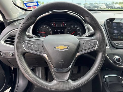Used 2025 Chevrolet Malibu LT FWD image 32