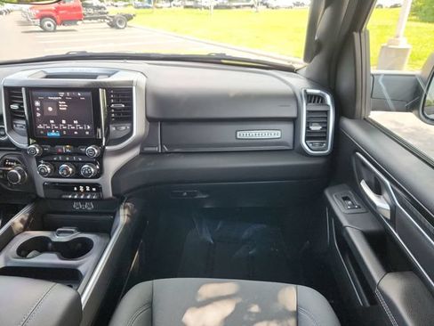 Used 2025 RAM 1500 Big Horn AWD/4WD image 24