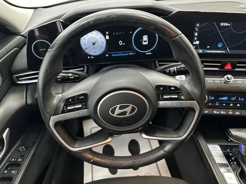 Used 2025 Hyundai Elantra SEL FWD image 23