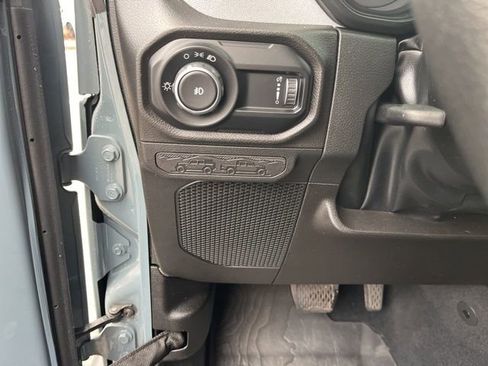 Used 2025 Jeep Wrangler Sport image 30