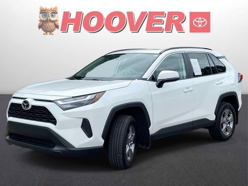 Used 2025 Toyota RAV4 XLE w/ Convenience Package FWD image 3