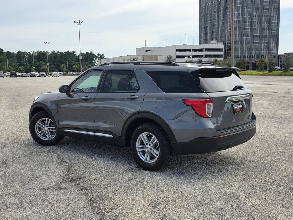 Used 2023 Ford Explorer XLT RWD image 4