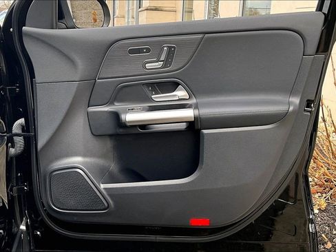 Certified 2023 Mercedes-Benz GLA 250 4MATIC image 19
