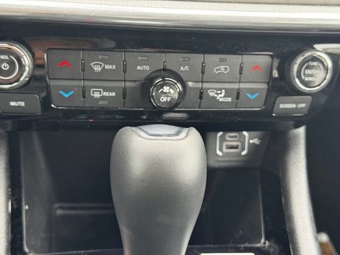 Certified 2024 Jeep Compass Limited AWD/4WD image 35