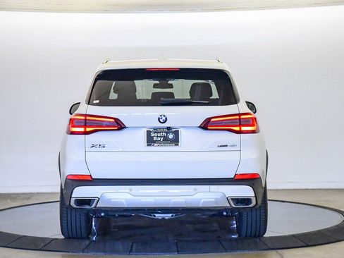 Certified 2022 BMW X5 xDrive40i w/ Parking Assistance Package image 3