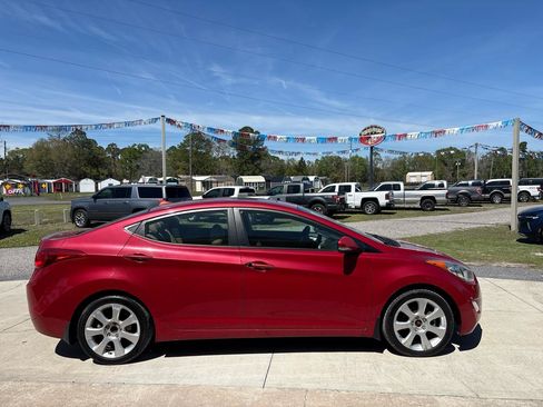 Used 2013 Hyundai Elantra Limited w/ Technology Pkg FWD image 4