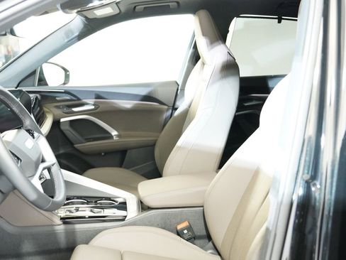 Used 2025 Audi Q5 Premium Plus w/ Premium Plus image 7